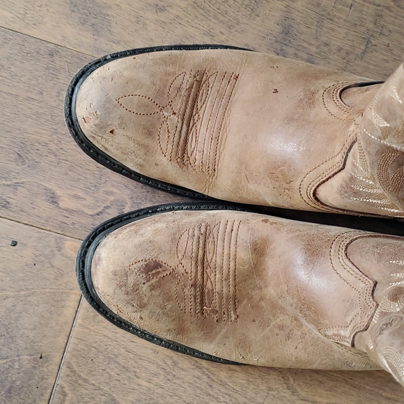 Ariat boots - Picture 8 of 9